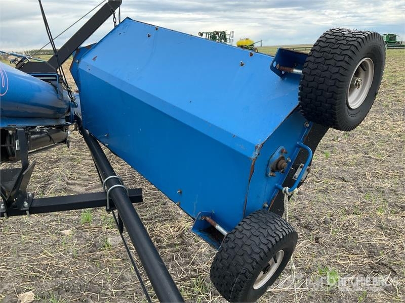 Brandt 1050 10 in x 50 ft Swing Grain Auger Perdavimo įranga