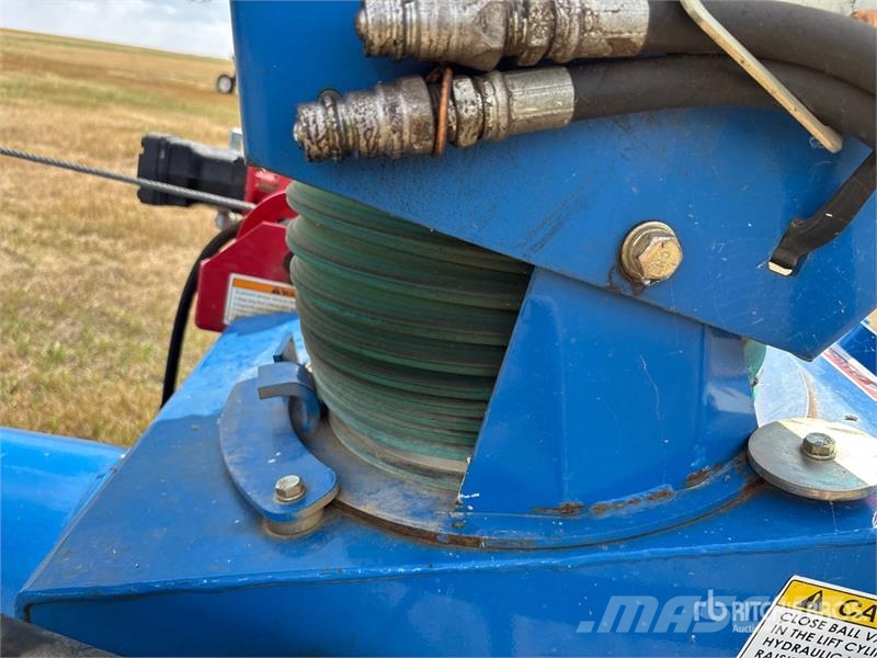 Brandt 1070 10 in x 70 ft Swing Grain Auger Material de transporte