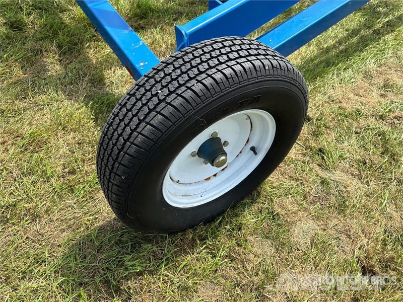Brandt 1070 10 in x 70 ft Swing Grain Auger Material de transporte