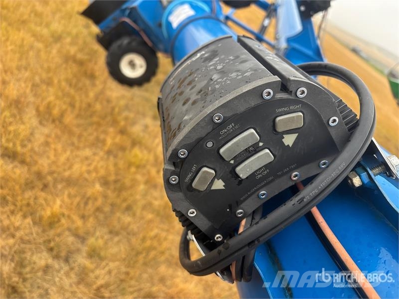 Brandt 1070 10 in x 70 ft Swing Grain Auger Material de transporte