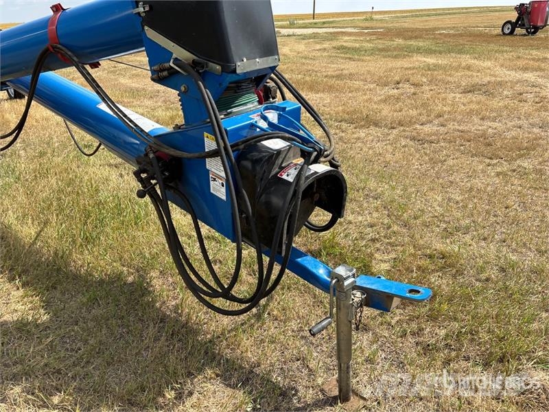 Brandt 1070 10 in x 70 ft Swing Grain Auger Material de transporte