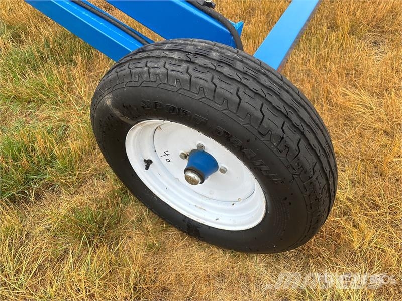 Brandt 1070 10 in x 70 ft Swing Grain Auger Material de transporte