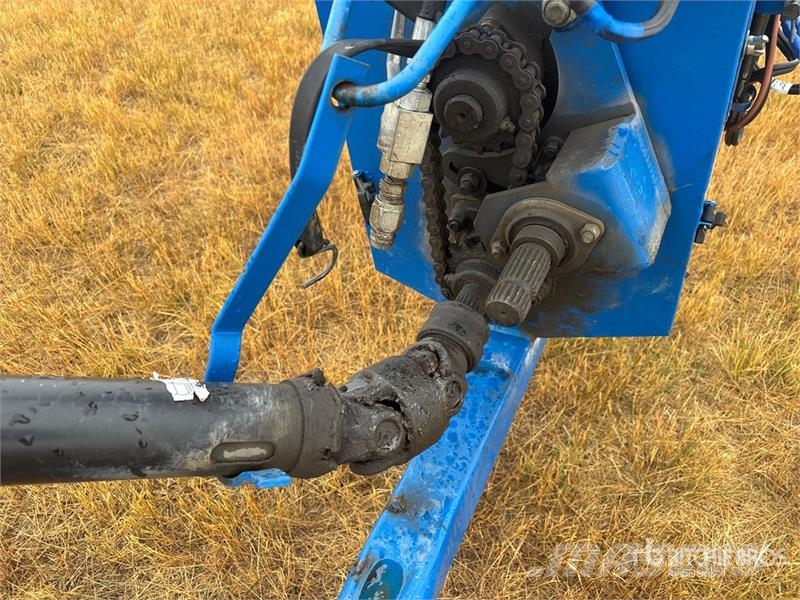 Brandt 1070 10 in x 70 ft Swing Grain Auger Material de transporte