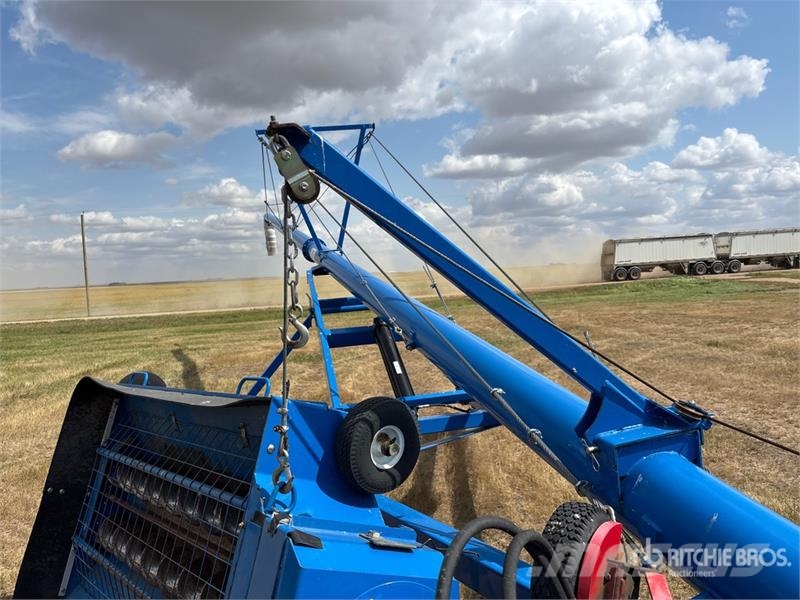 Brandt 1070 10 in x 70 ft Swing Grain Auger Material de transporte