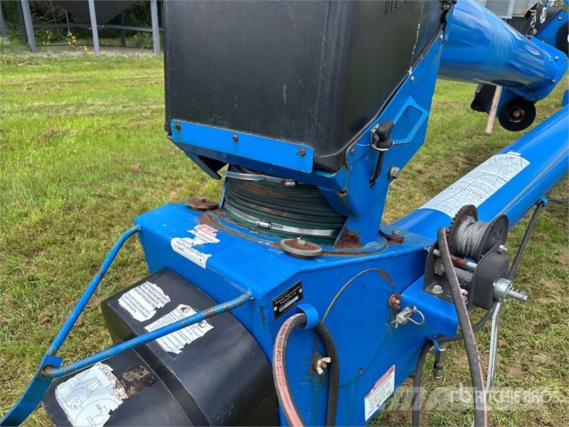 Brandt 1070 10 in x 70 ft Swing Grain Auger Material de transporte