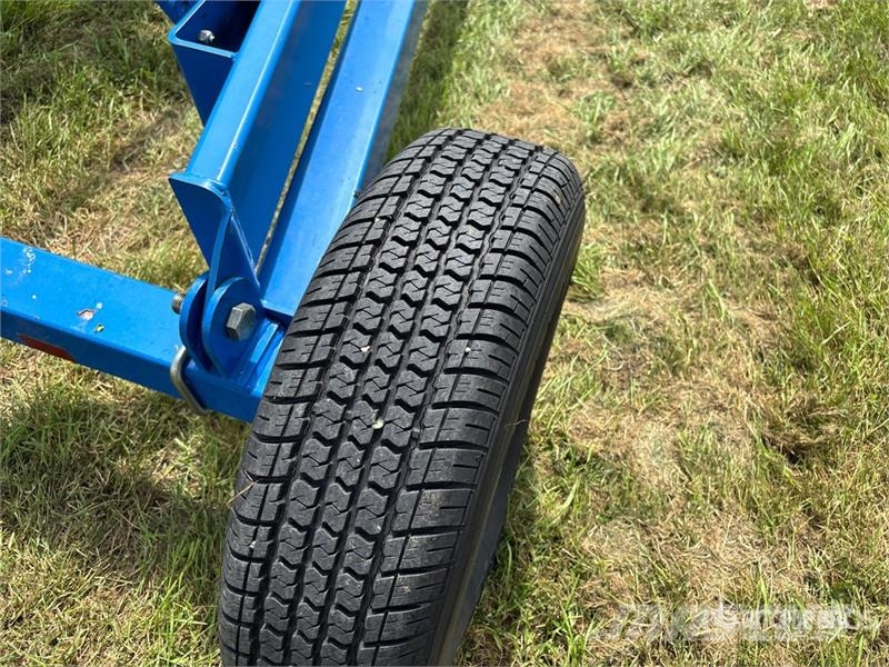 Brandt 1070 10 in x 70 ft Swing Grain Auger Material de transporte