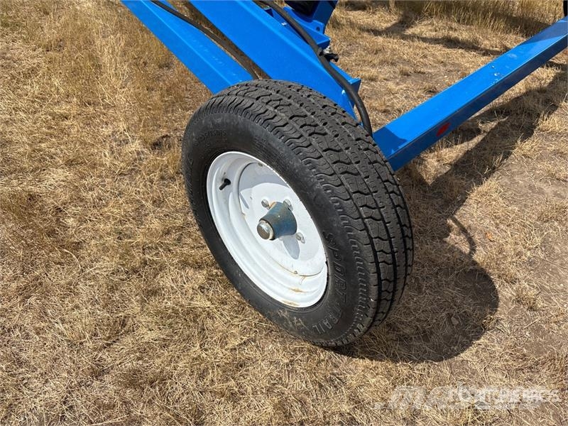 Brandt 1070 10 in x 70 ft Swing Grain Auger Material de transporte