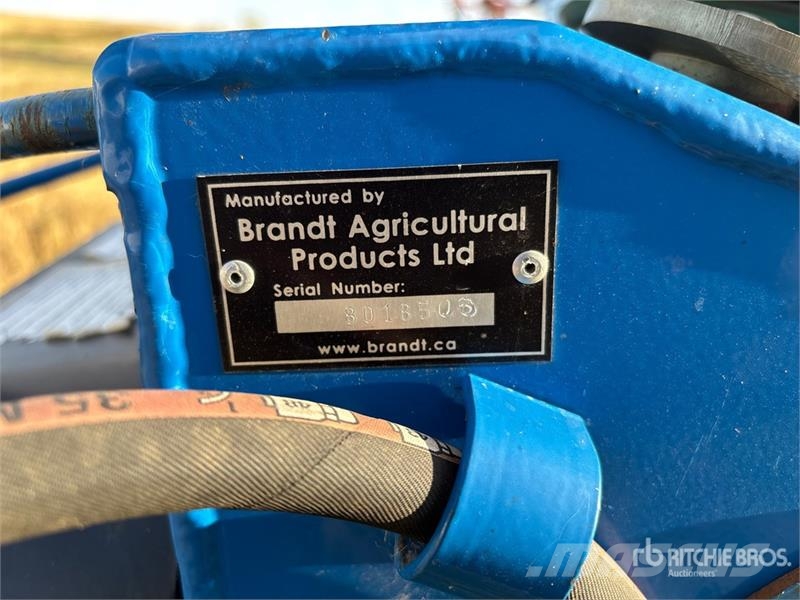 Brandt 1070 10 in x 70 ft Swing Grain Auger Material de transporte