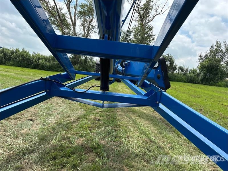 Brandt 1070 10 in x 70 ft Swing Grain Auger Material de transporte