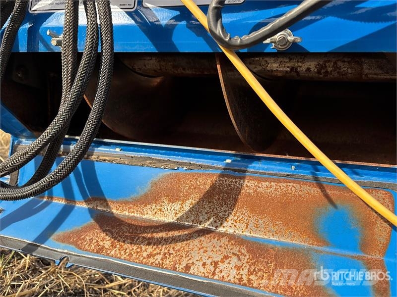 Brandt 1070 HP 10 in x 70 ft Swing Grain Auger Transportna oprema