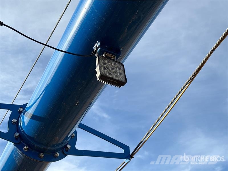 Brandt 1070 HP 10 in x 70 ft Swing Grain Auger Transportna oprema