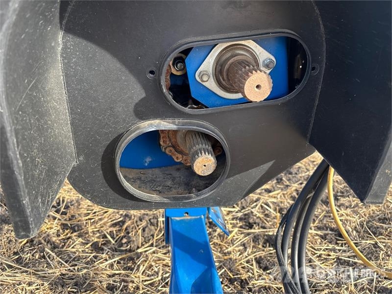 Brandt 1070 HP 10 in x 70 ft Swing Grain Auger Transportna oprema