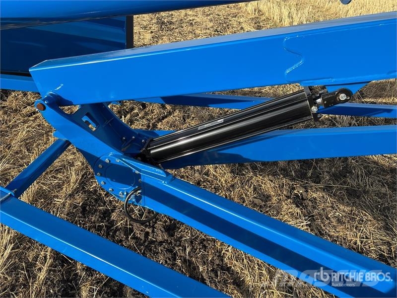 Brandt 1070 HP 10 in x 70 ft Swing Grain Auger Transportna oprema