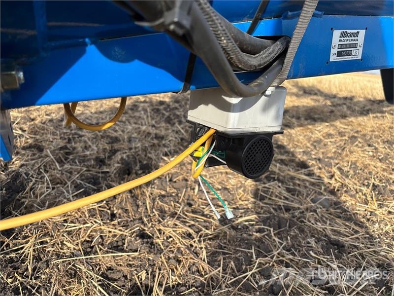 Brandt 1070 HP 10 in x 70 ft Swing Grain Auger Transportna oprema
