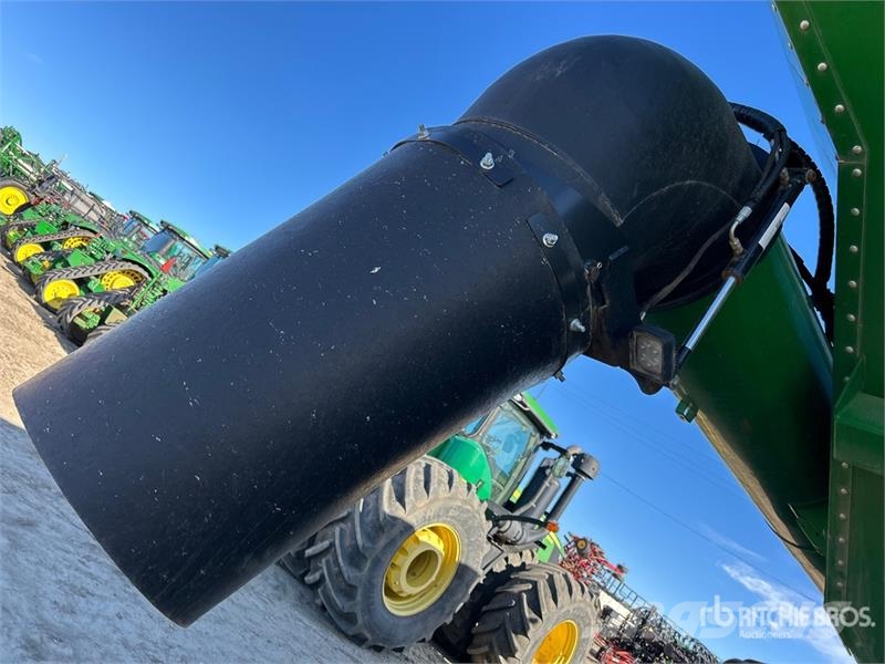 Brandt 1320XT 1320 bu S/A Grain Cart Viljavaunut