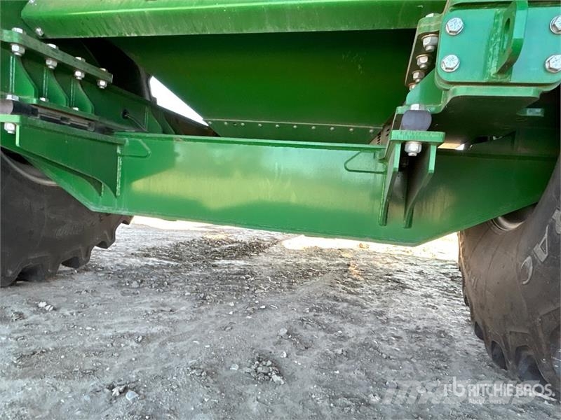 Brandt 1320XT 1320 bu S/A Grain Cart Viljavaunut