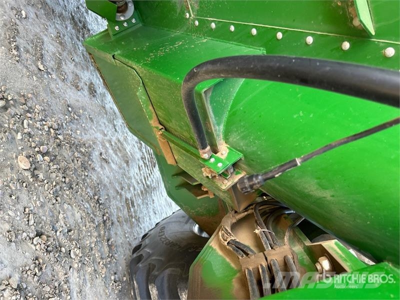 Brandt 1320XT 1320 bu S/A Grain Cart Viljavaunut