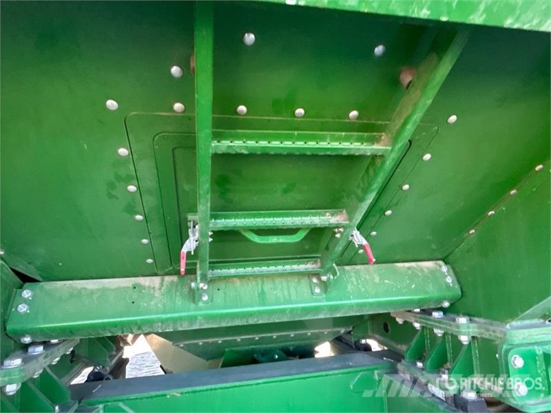 Brandt 1320XT 1320 bu S/A Grain Cart Viljavaunut