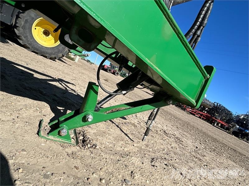 Brandt 1320XT 1320 bu S/A Grain Cart Viljavaunut