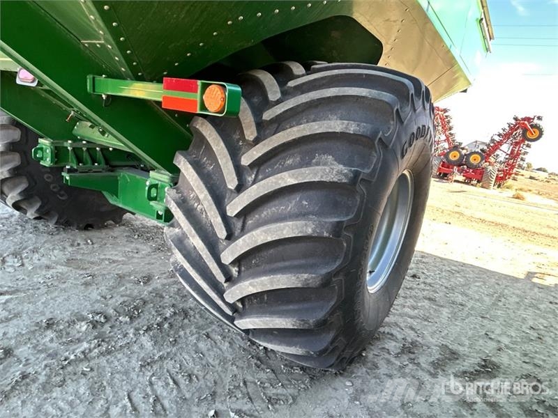 Brandt 1320XT 1320 bu S/A Grain Cart Viljavaunut