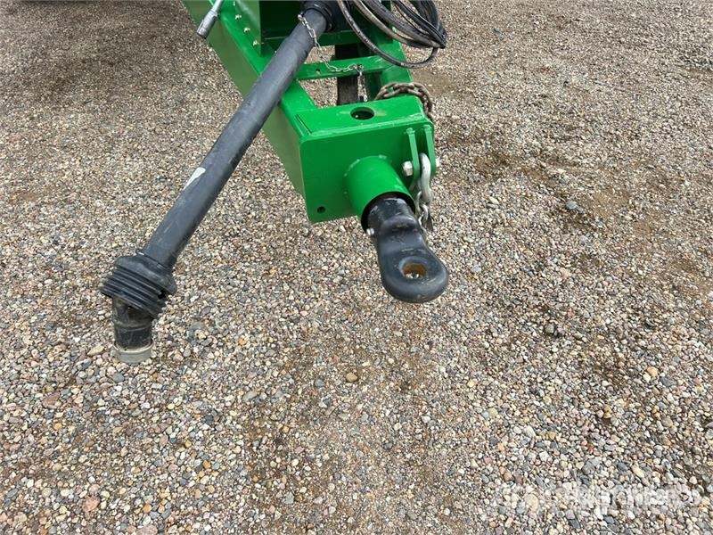 Brandt 1322XR 1300 bu S/A Grain Cart Reboques de grãos e silagem