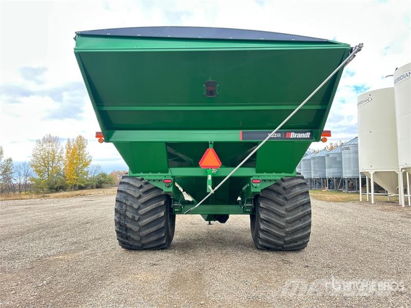 Brandt 1322XR 1300 bu S/A Grain Cart Reboques de grãos e silagem