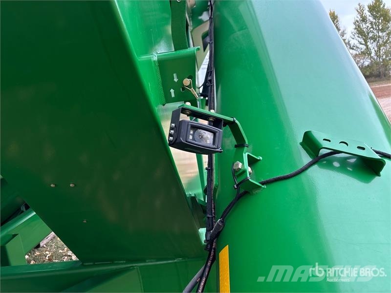 Brandt 1322XR 1300 bu T/A Grain Cart Getreideanhänger