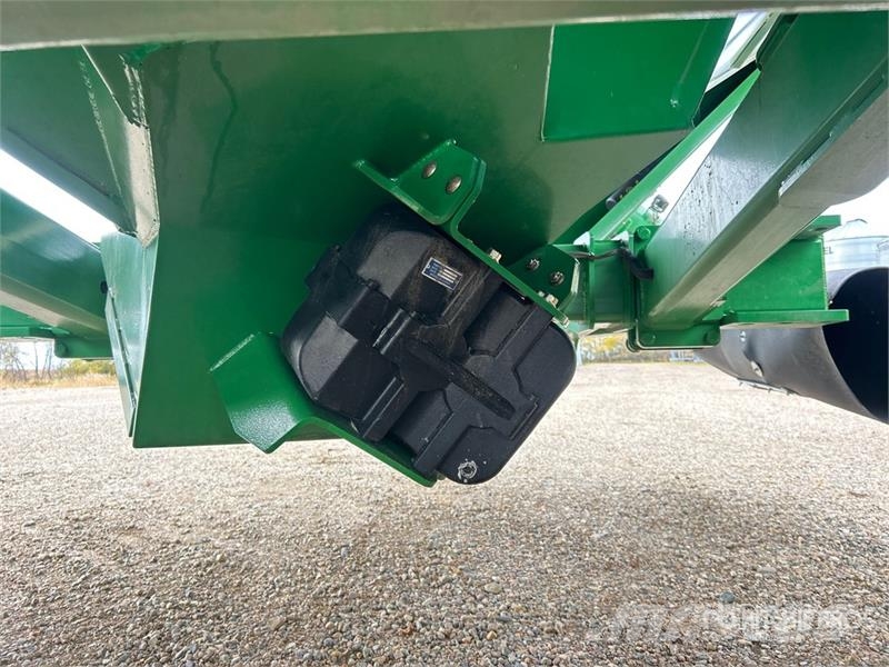 Brandt 1322XR 1300 bu S/A Grain Cart Reboques de grãos e silagem