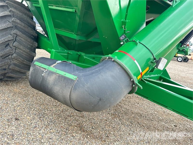 Brandt 1322XR 1300 bu S/A Grain Cart Reboques de grãos e silagem