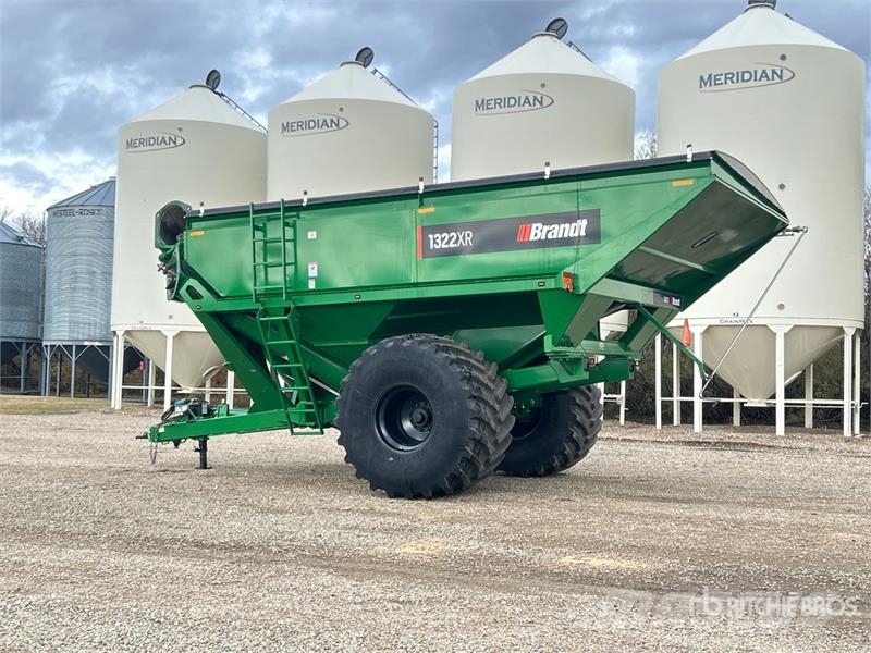 Brandt 1322XR 1300 bu S/A Grain Cart Reboques de grãos e silagem