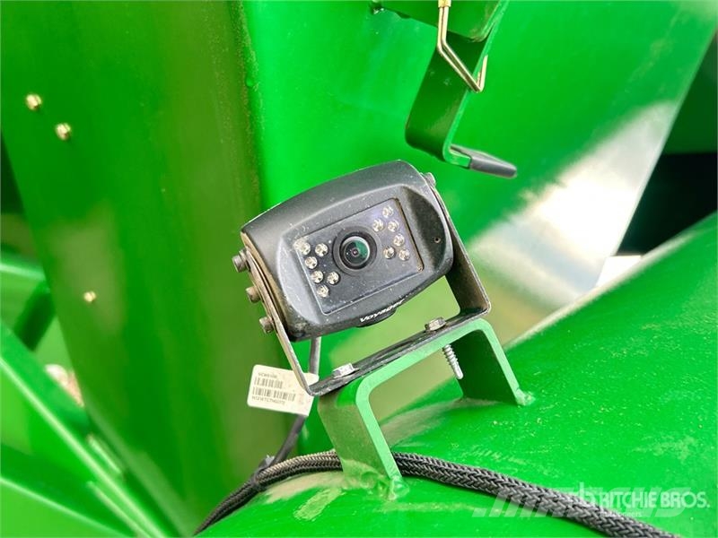 Brandt 1322XR 1300 bu S/A Grain Cart Reboques de grãos e silagem