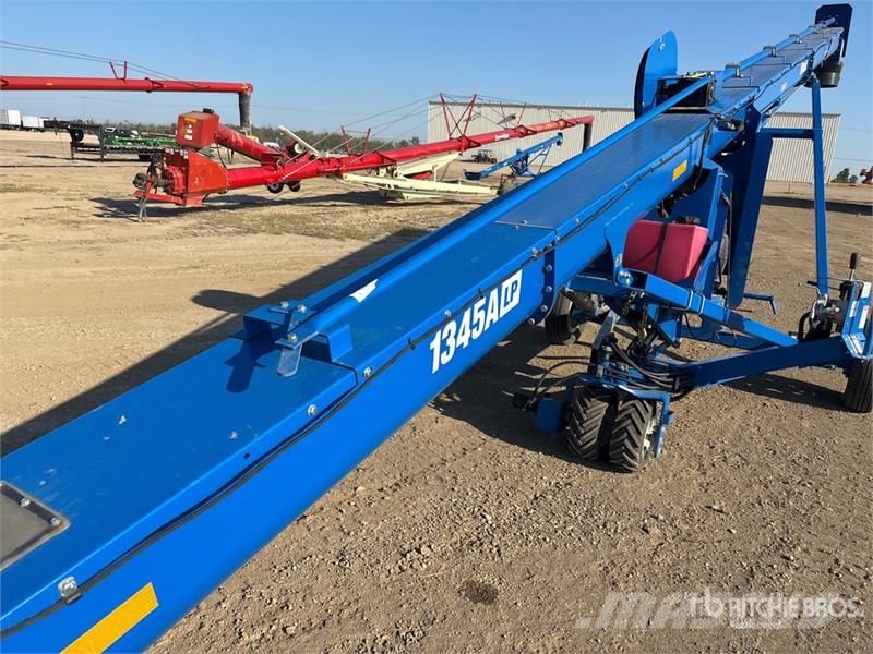 Brandt 1345ALP 13 in x 45 ft Grain Auger معدات نقل
