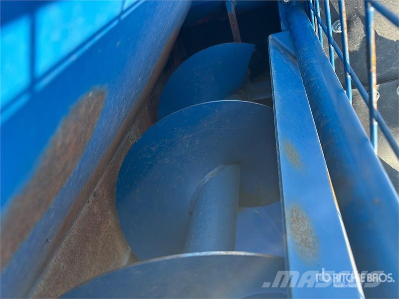 Brandt 1345ALP 13 in x 45 ft Grain Auger معدات نقل
