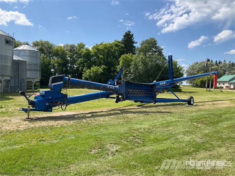 Brandt 1370-HP+ 13 in x 70 ft Swing Grain Auger Material de transporte