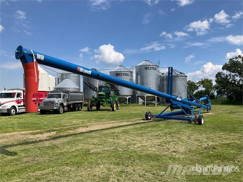 Brandt 1370-HP+ 13 in x 70 ft Swing Grain Auger Material de transporte