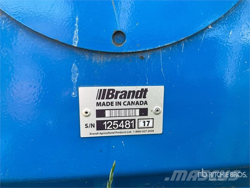 Brandt 1370-HP+ 13 in x 70 ft Swing Grain Auger Material de transporte