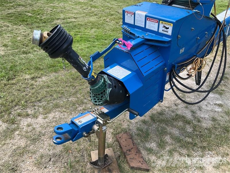 Brandt 1370-HP+ 13 in x 70 ft Swing Grain Auger Material de transporte