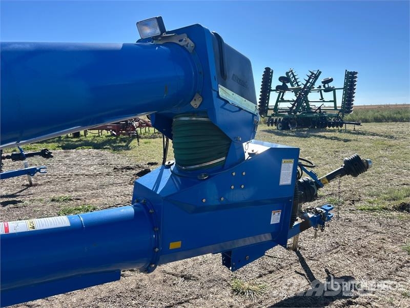 Brandt 1370HP 13 in x 70 ft Swing Grain Auger Транспортне обладнання