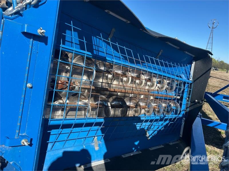 Brandt 1370HP 13 in x 70 ft Swing Grain Auger Транспортне обладнання
