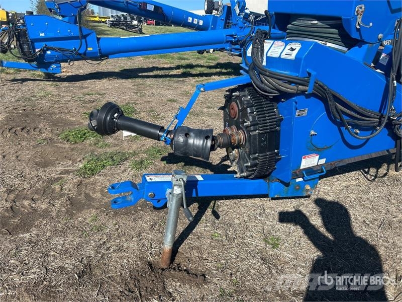 Brandt 1370HP 13 in x 70 ft Swing Grain Auger Транспортне обладнання