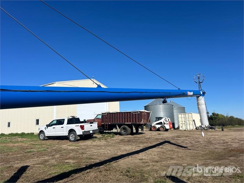Brandt 1370HP 13 in x 70 ft Swing Grain Auger Транспортне обладнання