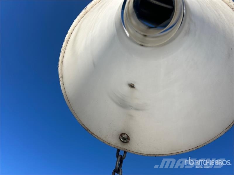 Brandt 1370HP 13 in x 70 ft Swing Grain Auger Транспортне обладнання