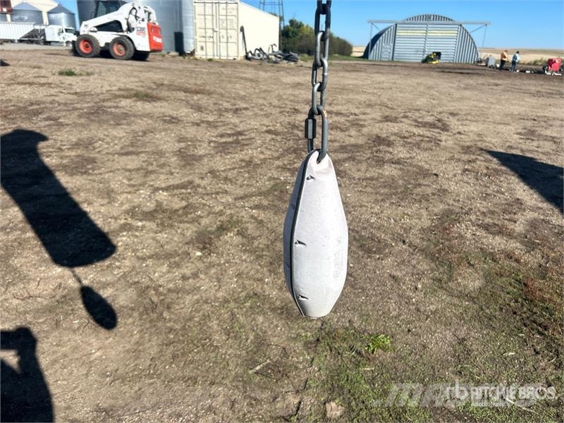Brandt 1370HP 13 in x 70 ft Swing Grain Auger Транспортне обладнання