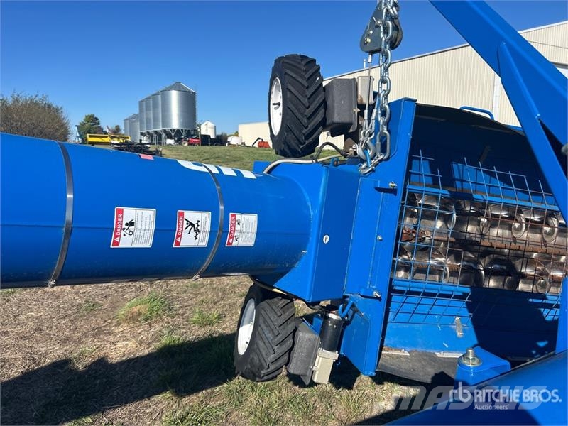 Brandt 1370HP 13 in x 70 ft Swing Grain Auger Транспортне обладнання