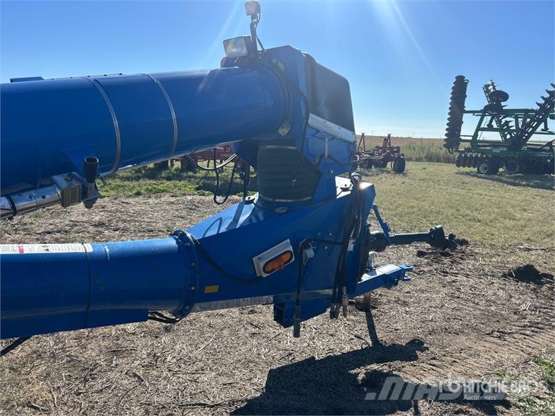 Brandt 1370HP 13 in x 70 ft Swing Grain Auger Транспортне обладнання