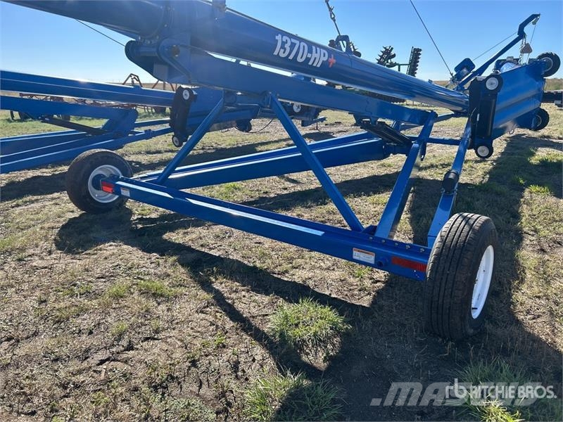 Brandt 1370HP 13 in x 70 ft Swing Grain Auger Транспортне обладнання