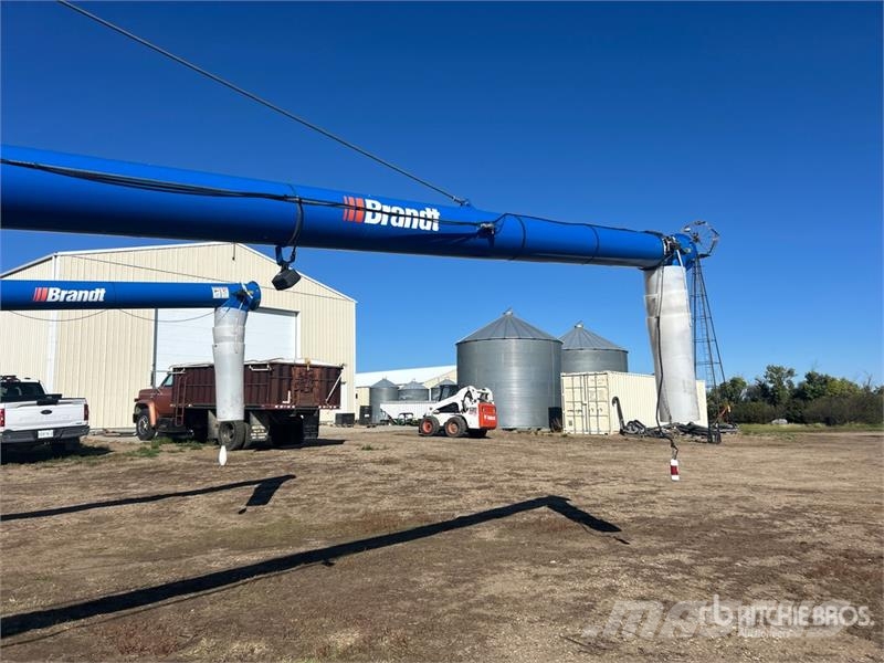 Brandt 1370HP 13 in x 70 ft Swing Grain Auger Транспортне обладнання