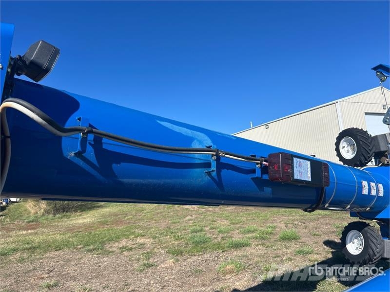 Brandt 1370HP 13 in x 70 ft Swing Grain Auger Транспортне обладнання