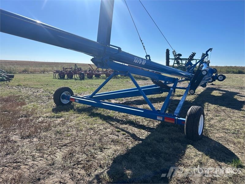 Brandt 1370HP 13 in x 70 ft Swing Grain Auger Транспортне обладнання