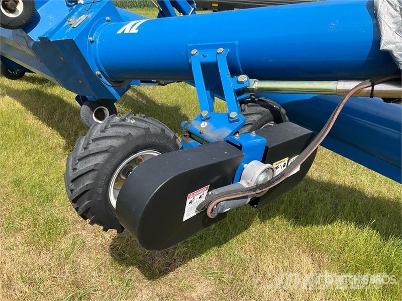 Brandt 1380 13 in x 80 ft Swing Grain Auger Conveying equipment